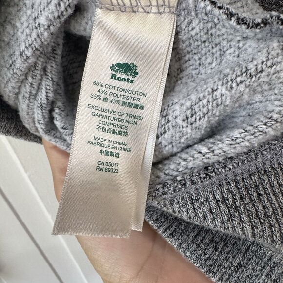 Roots Canada Gray Crewneck Sweatshirt Beaver Cozy Beachy Comfortable Small - Picture 7 of 12